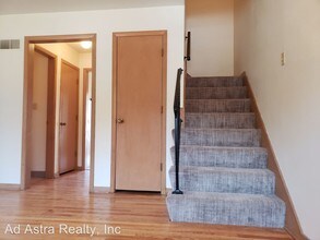 1716 E Cedar St in Olathe, KS - Building Photo - Building Photo