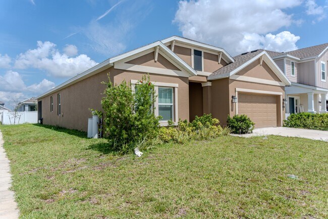 561 Hatteras Rd in Davenport, FL - Building Photo - Building Photo