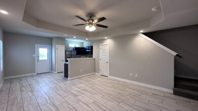 8418 Via Verona in San Antonio, TX - Building Photo - Building Photo