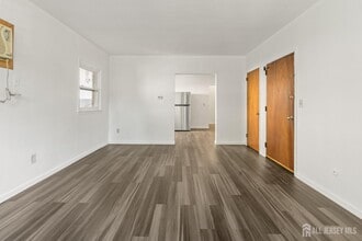 2063 Elizabeth Ave in Rahway, NJ - Building Photo - Building Photo