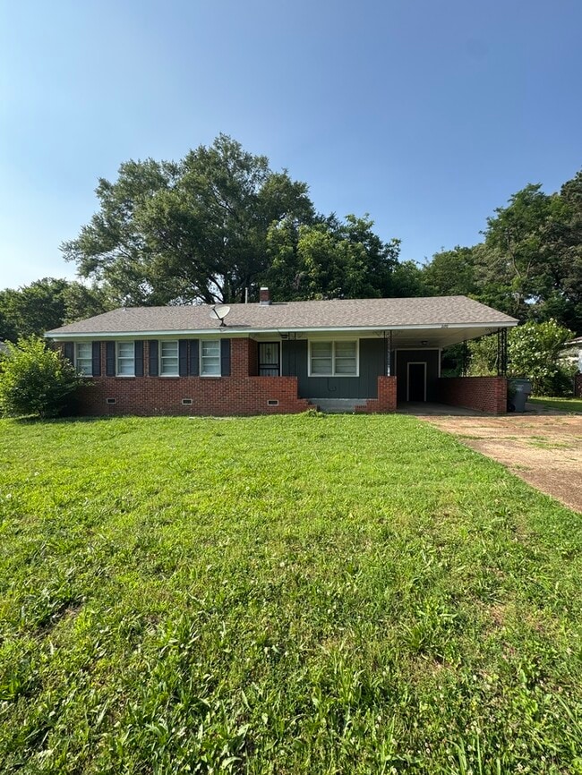 2170 St Elmo Ave in Memphis, TN - Building Photo - Building Photo