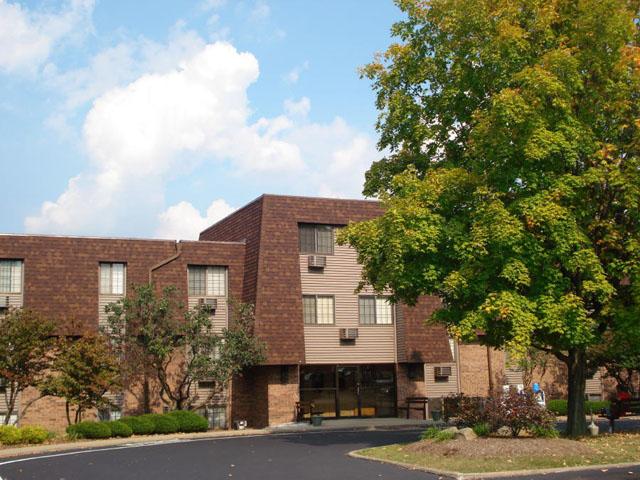 Shadow Run in Hubbard, OH - Building Photo