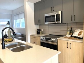 9805-9153 153 St NW in Edmonton, AB - Building Photo - Building Photo