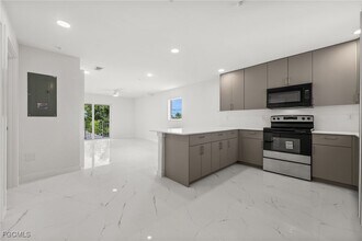 721 SW 30th Terrace in Cape Coral, FL - Building Photo - Building Photo