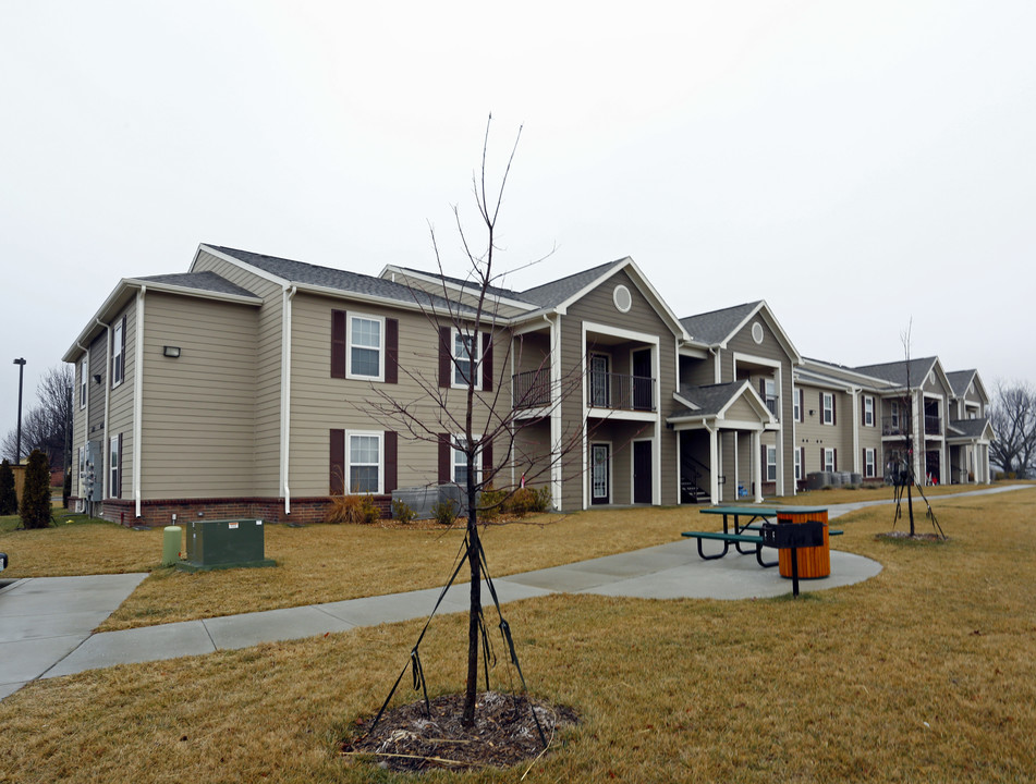 Churchill Apartments in Marshfield, MO - Foto de edificio