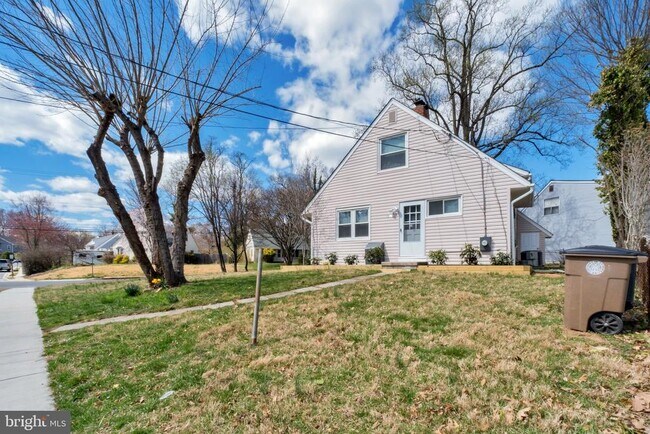 12901 Ardennes Ave in Rockville, MD - Building Photo - Building Photo