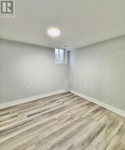 1 Oaklea Blvd in Brampton, ON - Building Photo - Building Photo