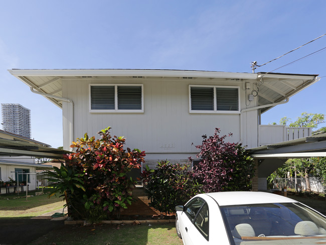 2823 Varsity Cir in Honolulu, HI - Building Photo - Building Photo