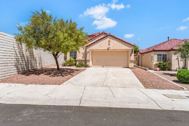 property at 8924 W Colorful Pines Ave