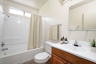 530 N Wilson Ave, Unit 1 in Pasadena, CA - Building Photo - Building Photo