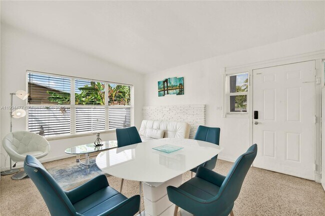 1236 NE 109th St in Miami, FL - Building Photo - Building Photo