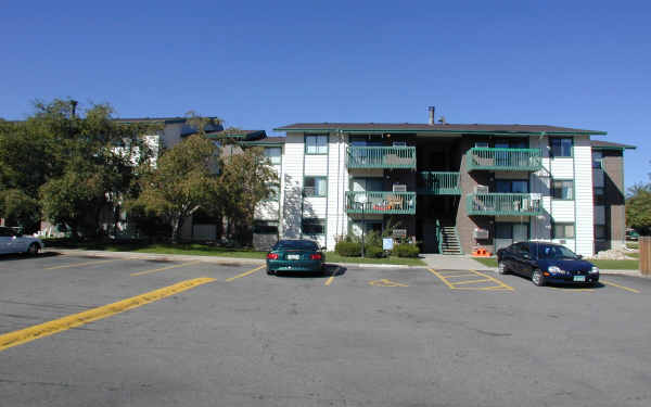 Sheridan Gardens Apartments in Englewood, CO - Building Photo - Building Photo