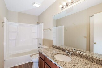 134 Brookwood Ln E in Bolingbrook, IL - Building Photo - Building Photo