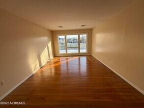 550 Wall St in Eatontown, NJ - Building Photo - Building Photo