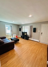 4384 Crescent Dr in Niagara Falls, NY - Building Photo - Building Photo