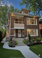 928-928 Giles Blvd E in Windsor, ON - Building Photo