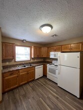 222-222 W Home St in Junction City, KS - Building Photo - Building Photo
