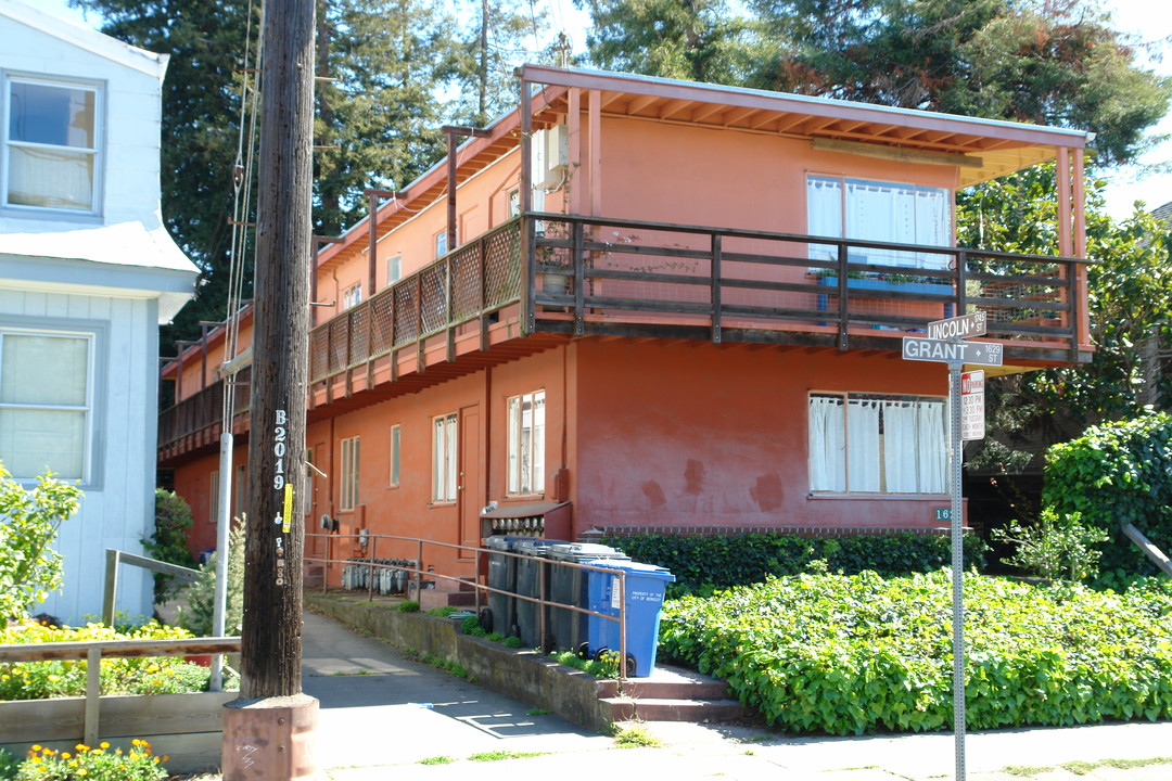 1627 Grant St in Berkeley, CA - Building Photo