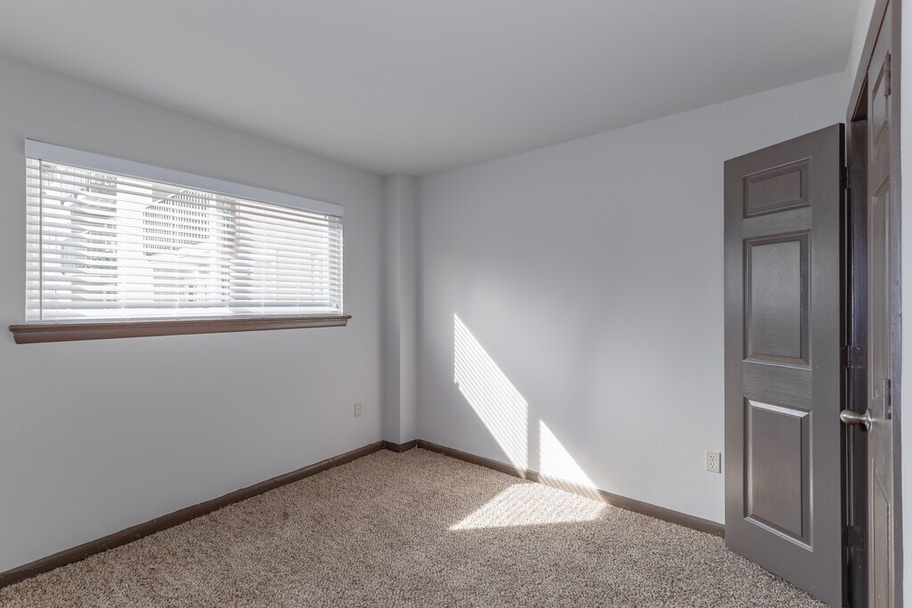 Parkside Landing Apartments in Rockville, MD