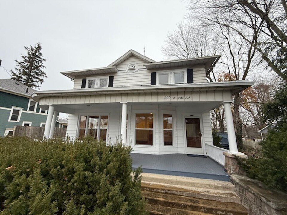 200 W Vistula St in Bristol, IN - Building Photo