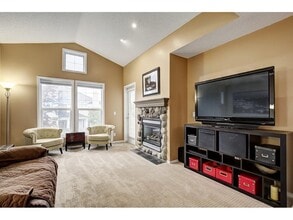 39 Hidden Creek Cres NW in Calgary, AB - Building Photo - Building Photo