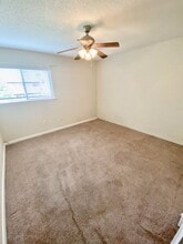 1255 E County Line Rd in Jackson, MS - Foto de edificio - Building Photo