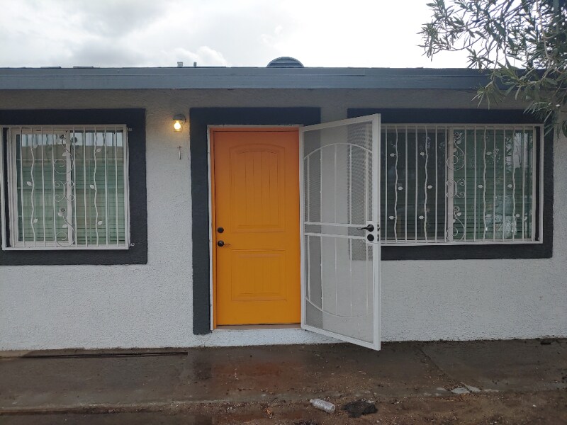 2518 N McCarran St in North Las Vegas, NV - Building Photo