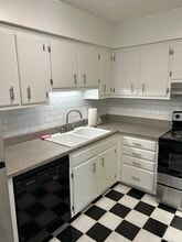 515 Basswood Ave, Unit G80 in Nashville, TN - Foto de edificio - Building Photo