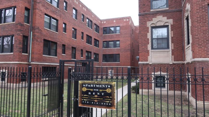1702 W Albion Ave in Chicago, IL - Building Photo