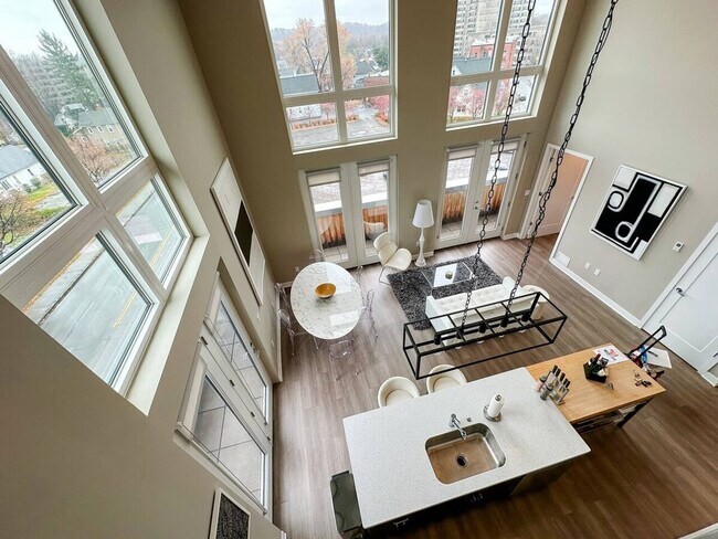 property at 630 S Goodman St