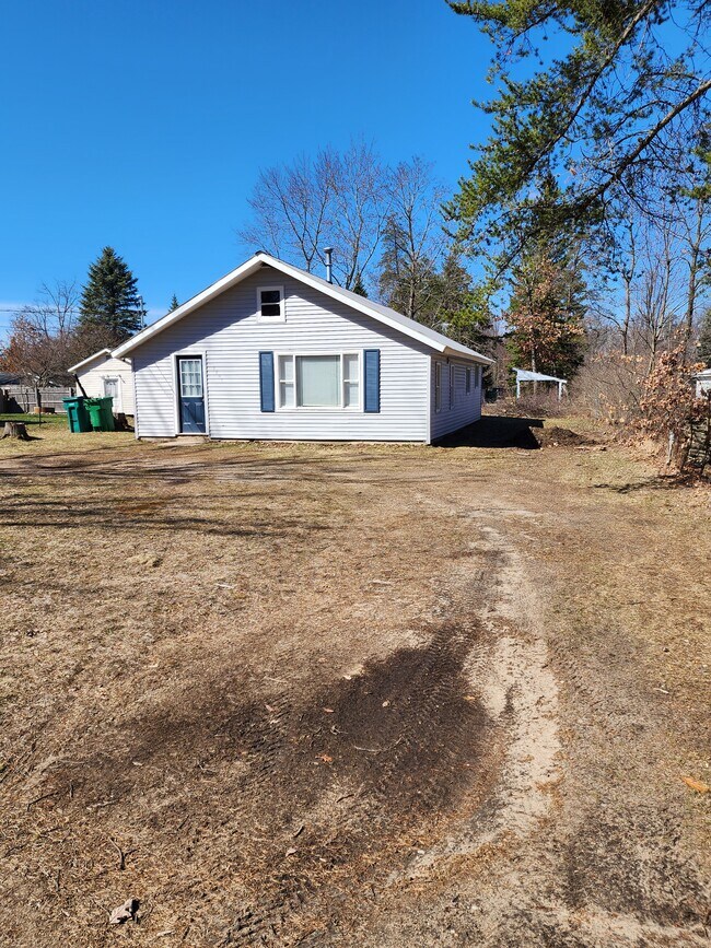 4287 Oak Flats Rd Rentals in Harrison, MI