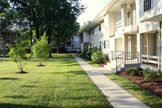 South Shore Apartments in Erie, PA - Building Photo - Building Photo