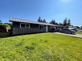 10819 NE 6th St in Vancouver, WA - Building Photo