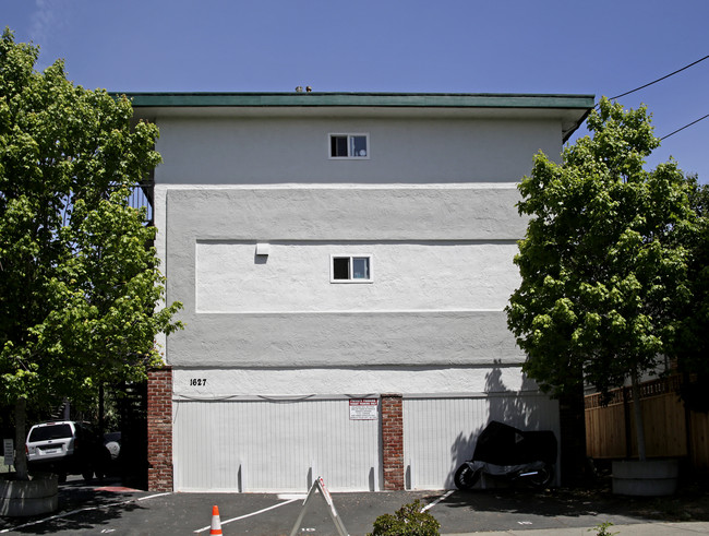 1627 Woolsey St in Berkeley, CA - Building Photo - Building Photo