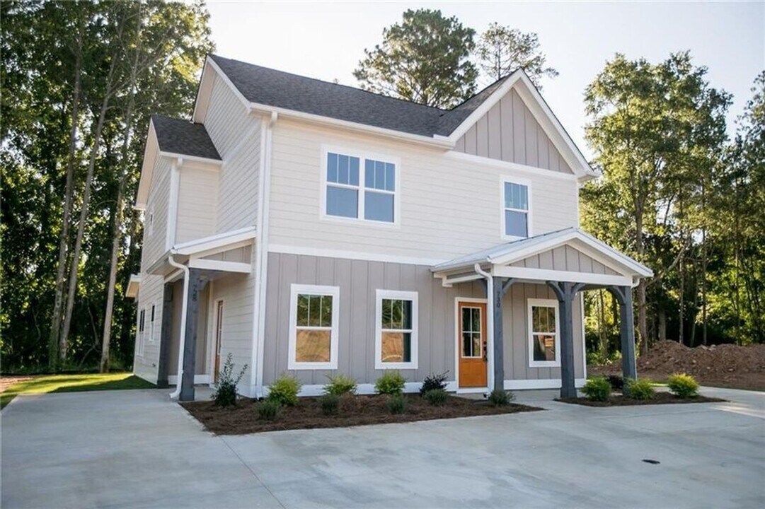 Northern Village in Auburn, AL - Building Photo