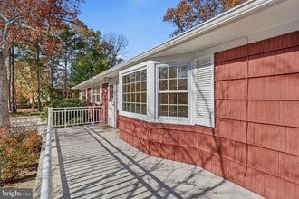 218 Holly Ave in Stafford Township, NJ - Foto de edificio - Building Photo