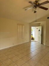 9847 SW 117th Pl in Miami, FL - Foto de edificio - Building Photo