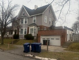 942 Euclid Ave in Syracuse, NY - Building Photo