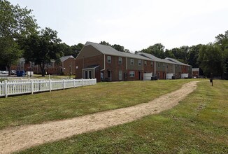 Vetra Forest Hills - Lexington Street in Durham, NC - Building Photo - Other