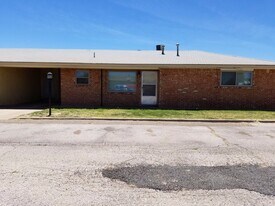 1417-1421 W 11th St in Clovis, NM - Building Photo
