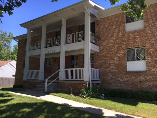 Creekwood Apartments
