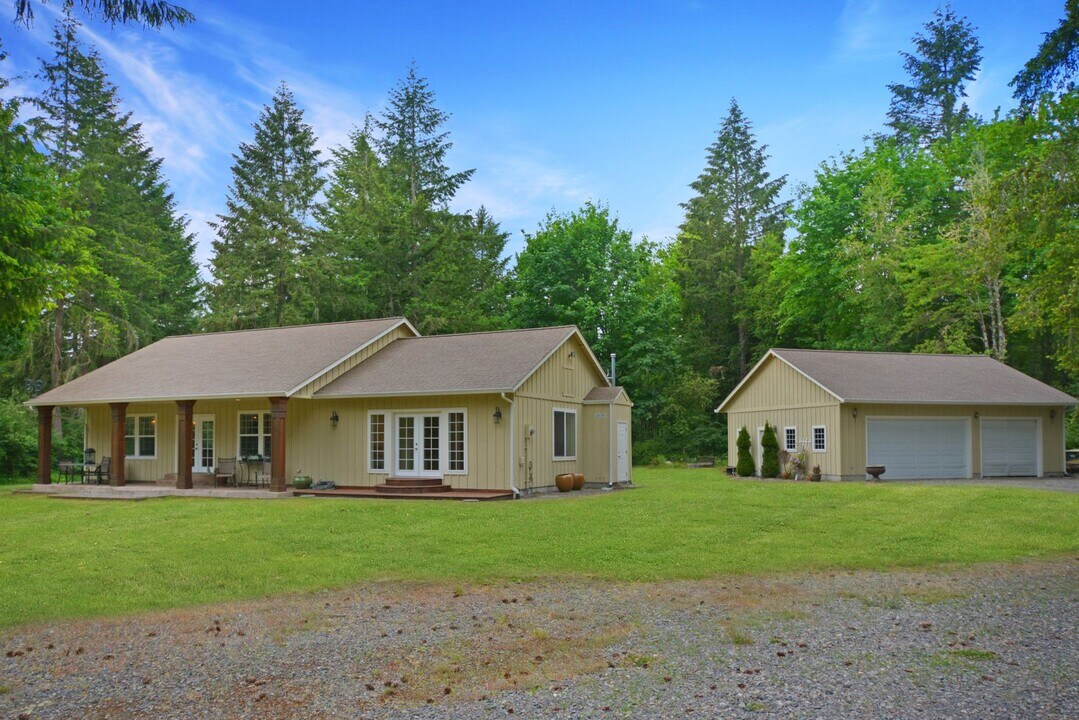 9068 Yelm Hwy SE in Olympia, WA - Building Photo