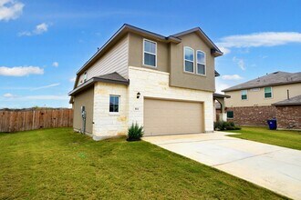 811 Golden Shr in Cibolo, TX - Building Photo - Building Photo