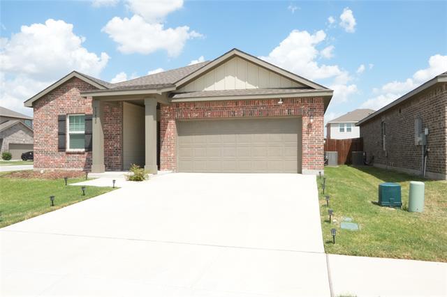 13420 Hiskey Dr in Haslet, TX - Foto de edificio - Building Photo
