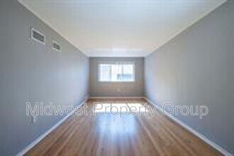 2507 S Big Bend Blvd in Maplewood, MO - Building Photo - Building Photo