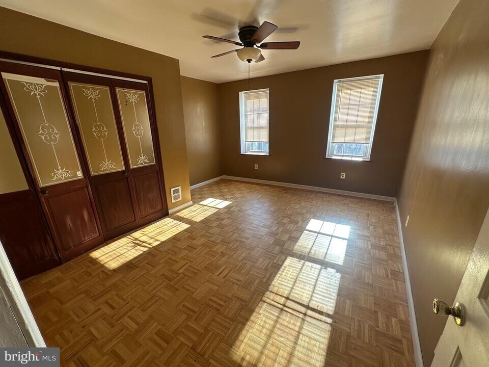 451 E Wildey St in Philadelphia, PA - Building Photo