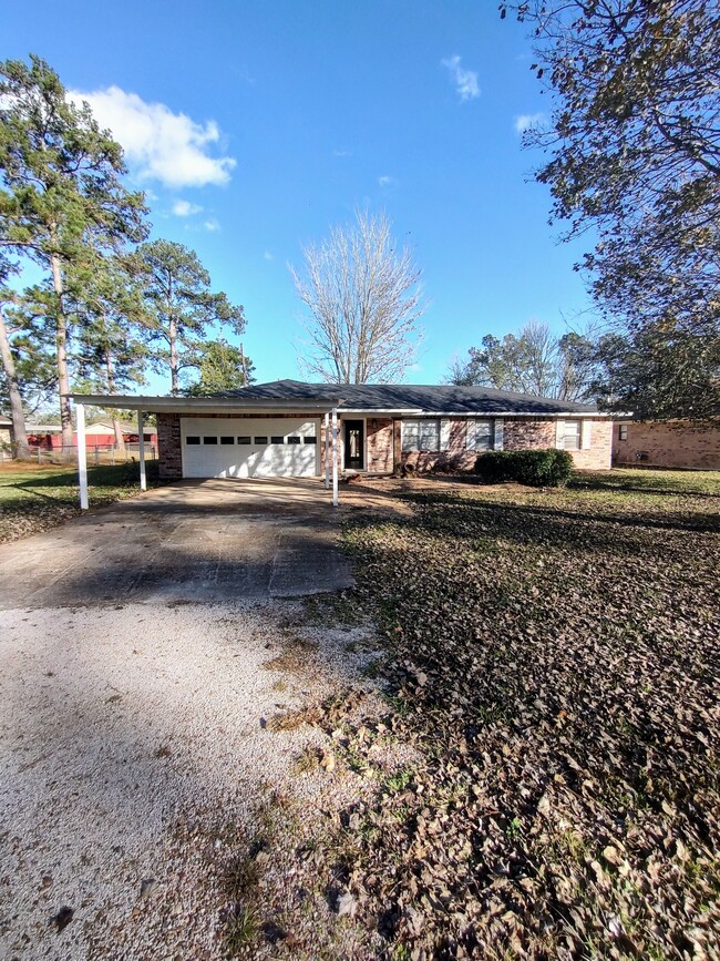 17850 Nonie Ln in Lumberton, TX - Building Photo - Building Photo