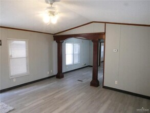 36 Oliva St in Edinburg, TX - Building Photo - Building Photo