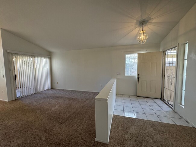 11580 Mountain Meadow Dr in Apple Valley, CA - Building Photo - Building Photo