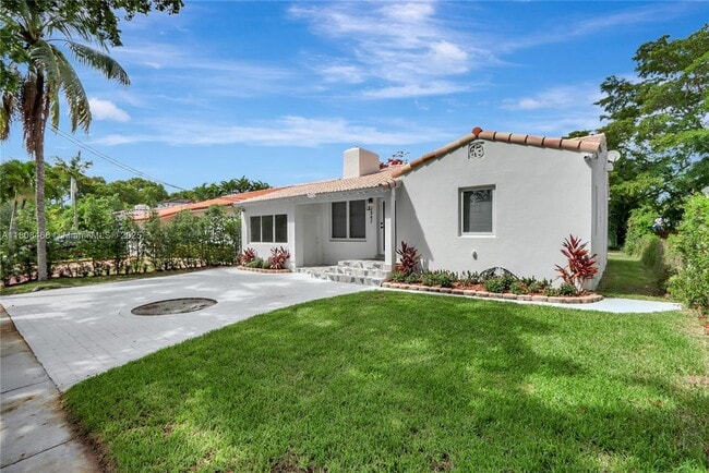 347 SW 31st Rd in Miami, FL - Building Photo - Building Photo